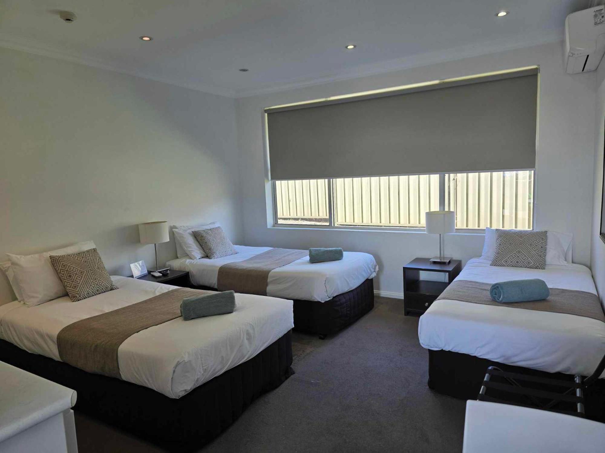 Merivale Motel Tumut Bagian luar foto