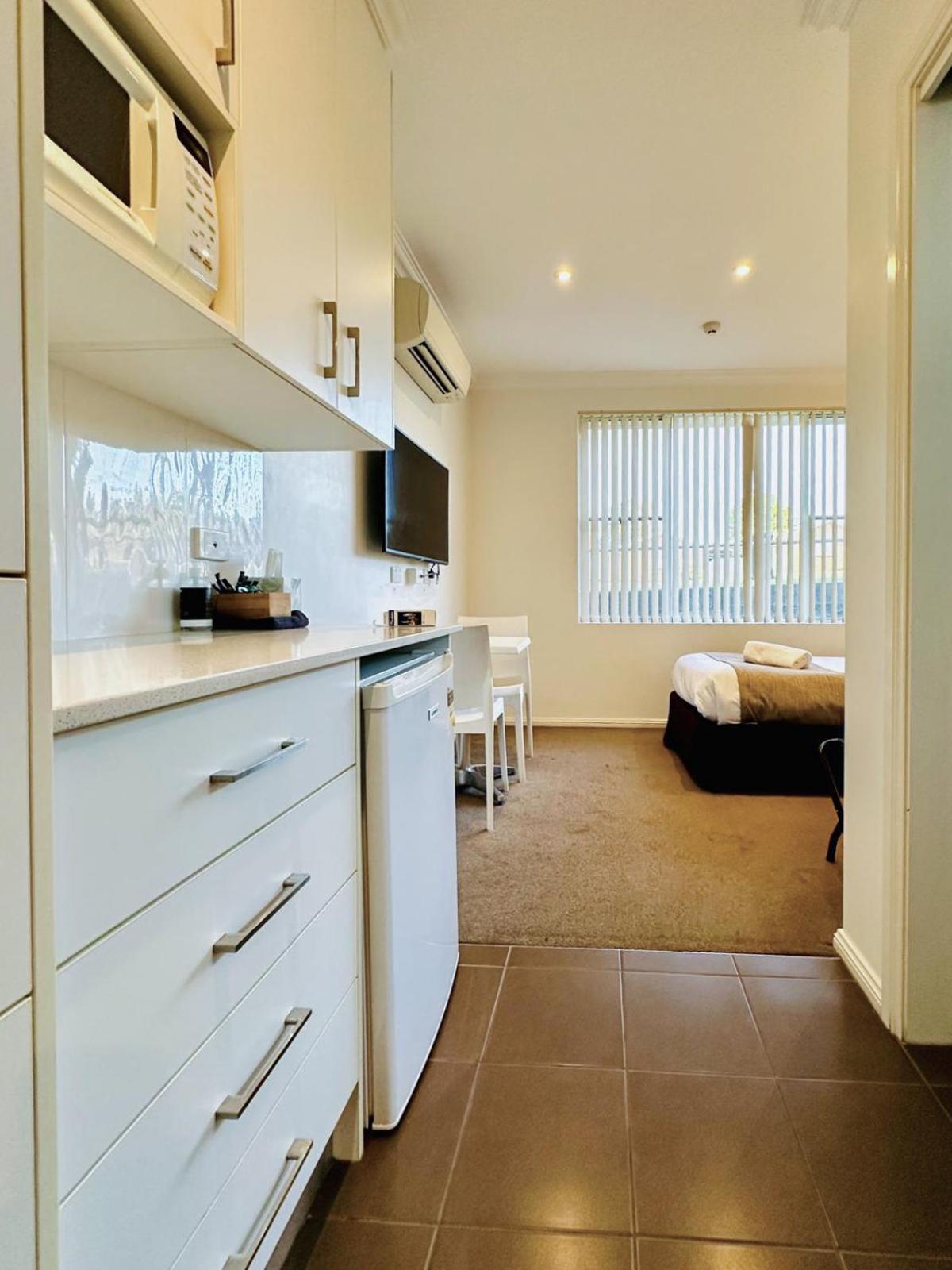 Merivale Motel Tumut Bagian luar foto