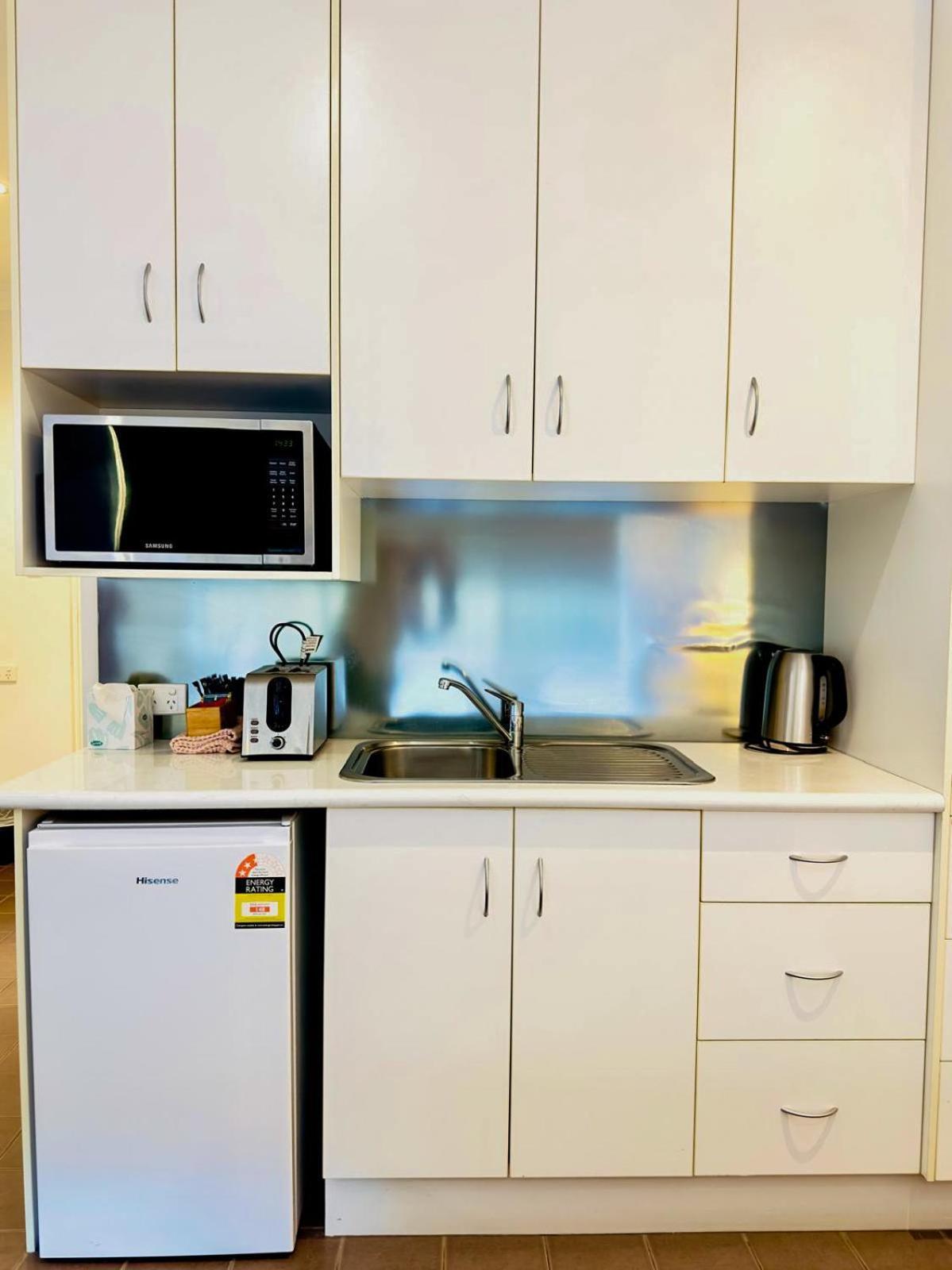Merivale Motel Tumut Bagian luar foto