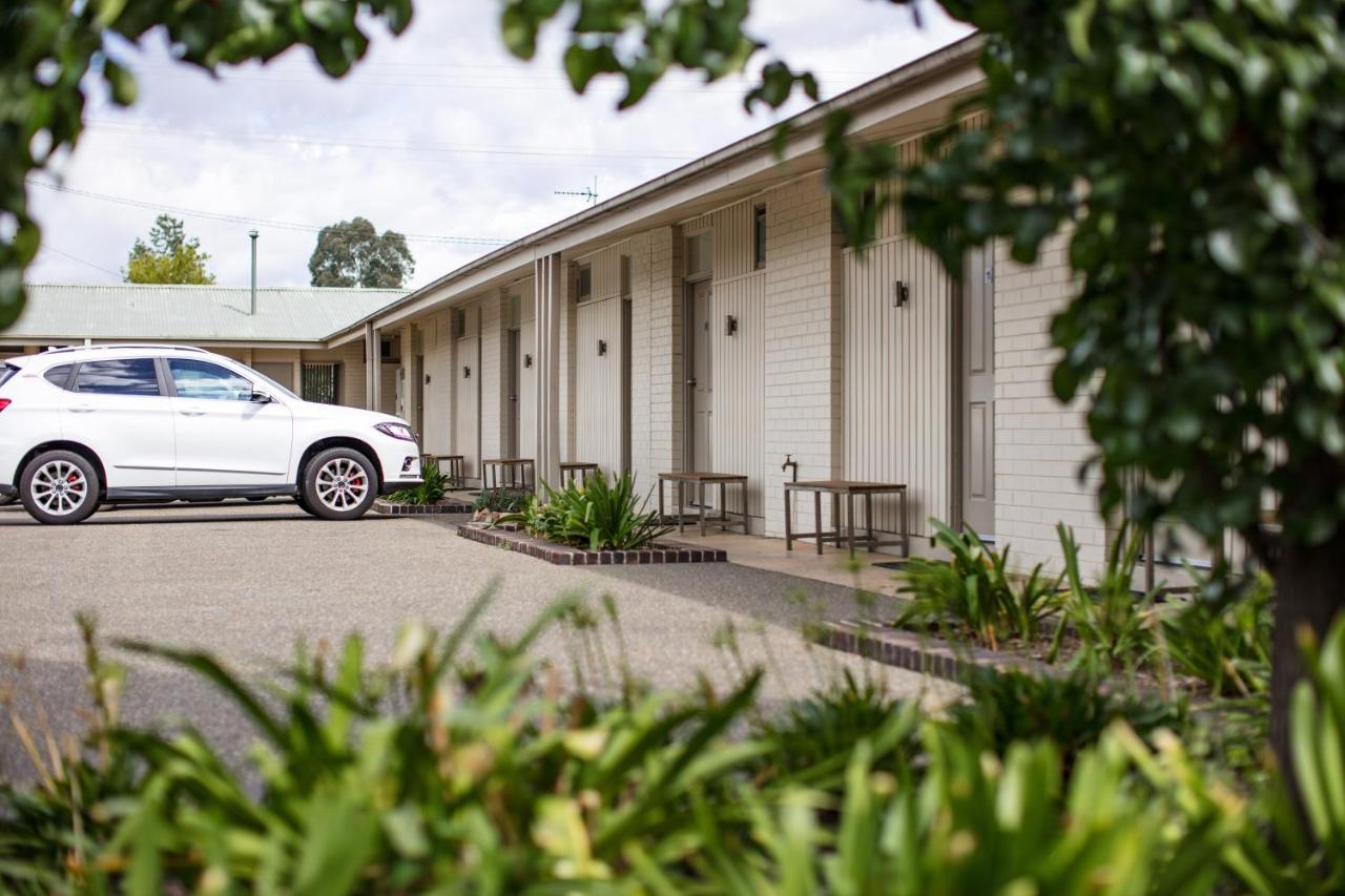 Merivale Motel Tumut Bagian luar foto