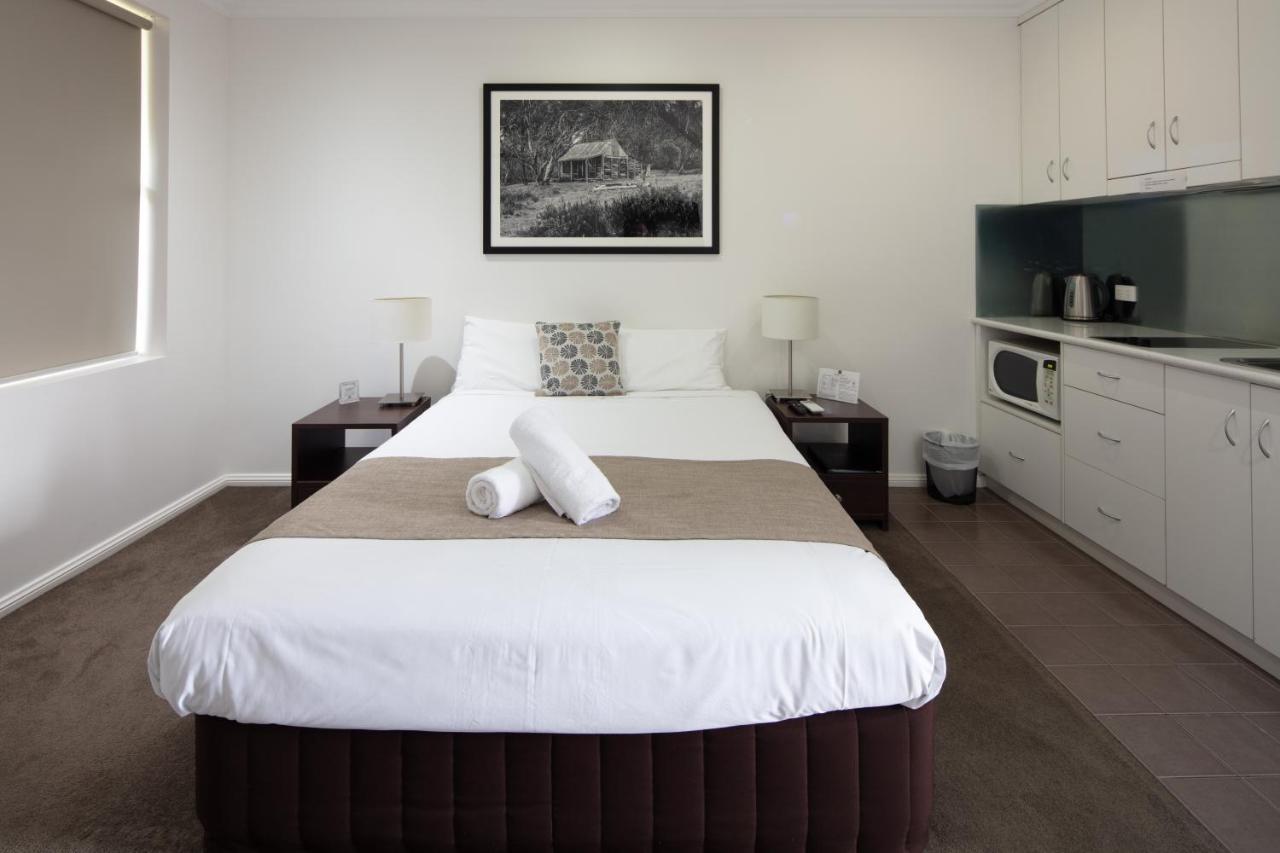 Merivale Motel Tumut Bagian luar foto