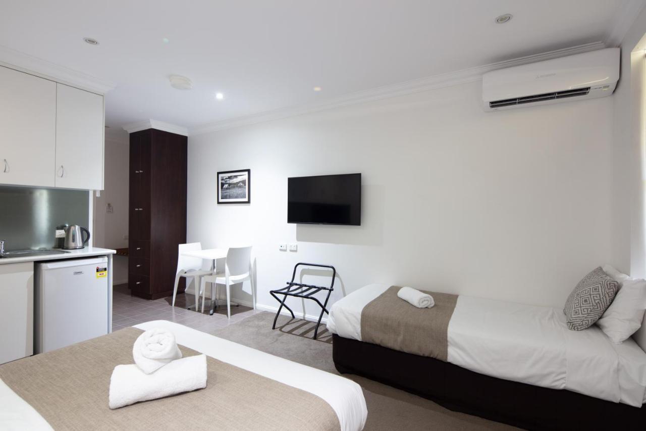 Merivale Motel Tumut Bagian luar foto